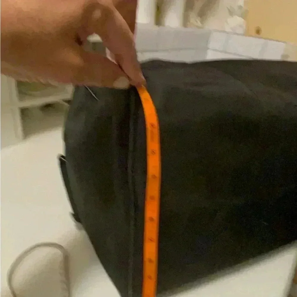 Escoda large travel bag waterproof, long adjustable straps fit a lot of stuff